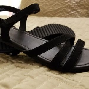 💲Girls 4 for $10💲Black Sandals